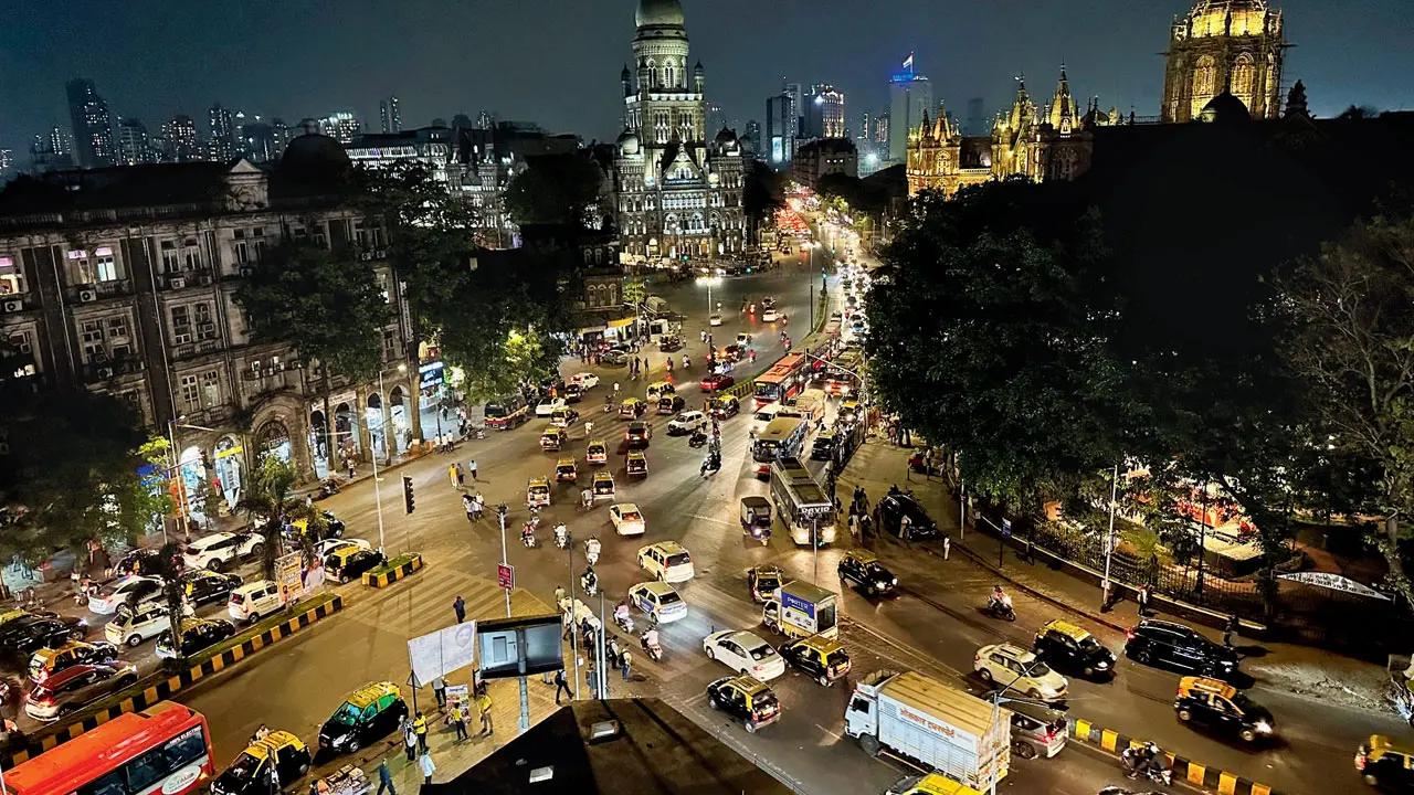 If you’re a cycling enthusiast and want to see the city up close and personal, check out Mumbai Midnight Cycling’s night cycle tours. The rides start at 11 PM and continue till 4 AM, so be prepared to burn those midnight hours—and calories—passing by heritage landmarks of the city.
WHEN: April 6, 10.45 PM MEETING-POINT: Colaba MarketPRICE: Rs 360 onwards TO BOOK: insider.in