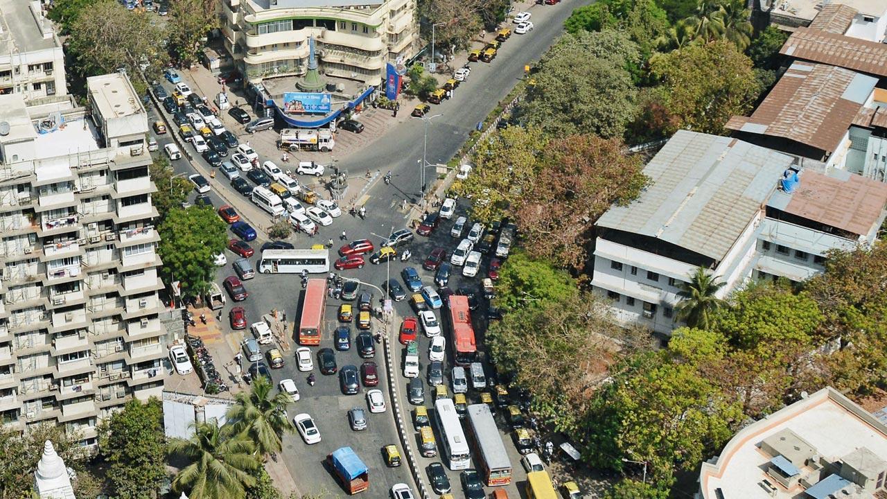 Mumbai: Deadly combo of old works and new entry cause traffic gridlock in Worli
