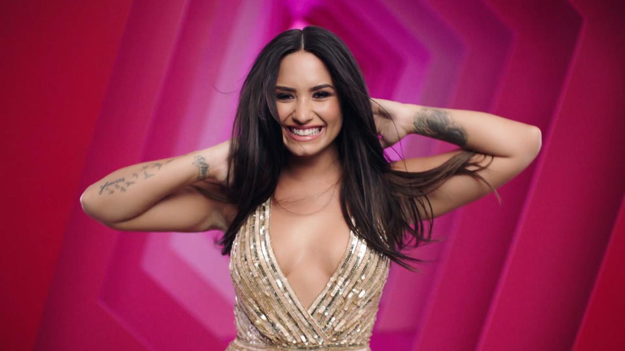 Demi Lovato gives beauty advice to her teenage self