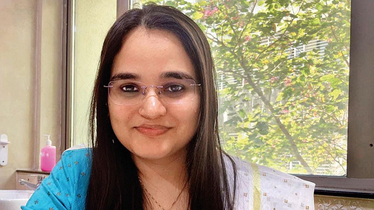 Dr Nahid Dave