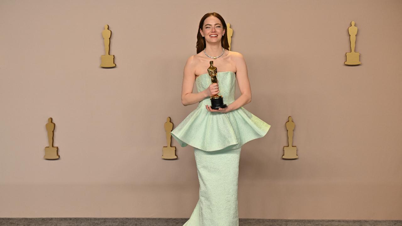Popular Hollywood favourite Emma Stone won the Best Actress award at the Oscars 2024 for her performance in the film 'Poor Things', which totally bagged four awards on the night. 