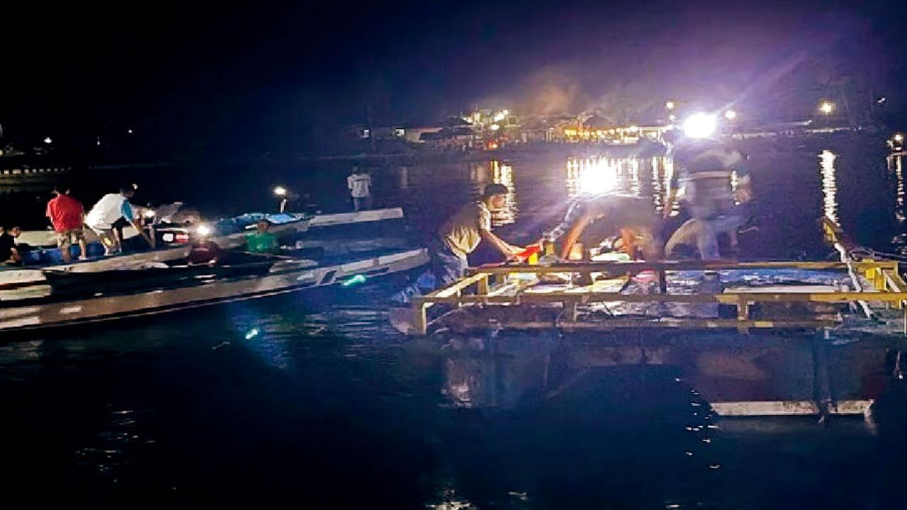 Boat capsizes: 2 dead, 24 missing