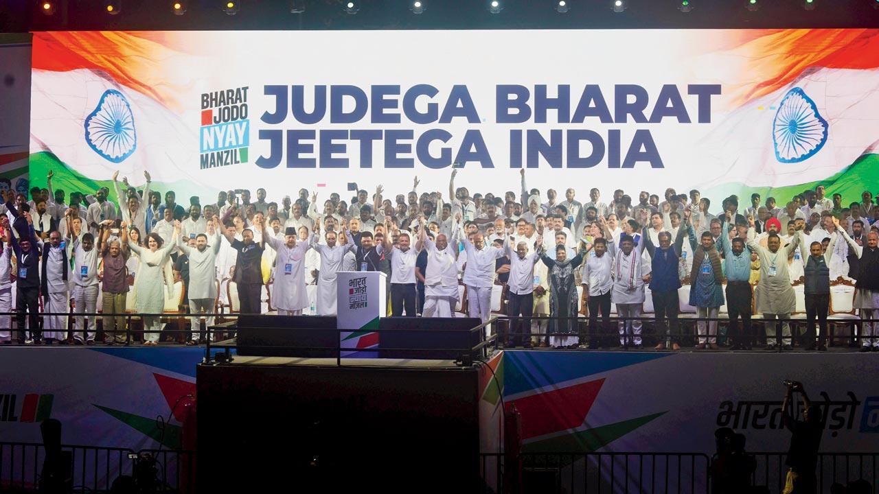  Rahul Gandhi along with other I.N.D.I.A alliance leaders take part in Bharat Jodo Nyay Yatra at Shivaji Park on Sunday. Pic/Atul Kamble