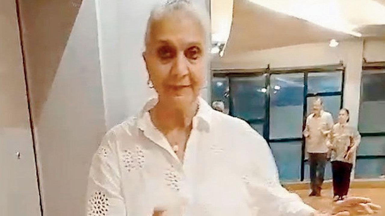 Salome Roy Kapur explains a dance move during a session