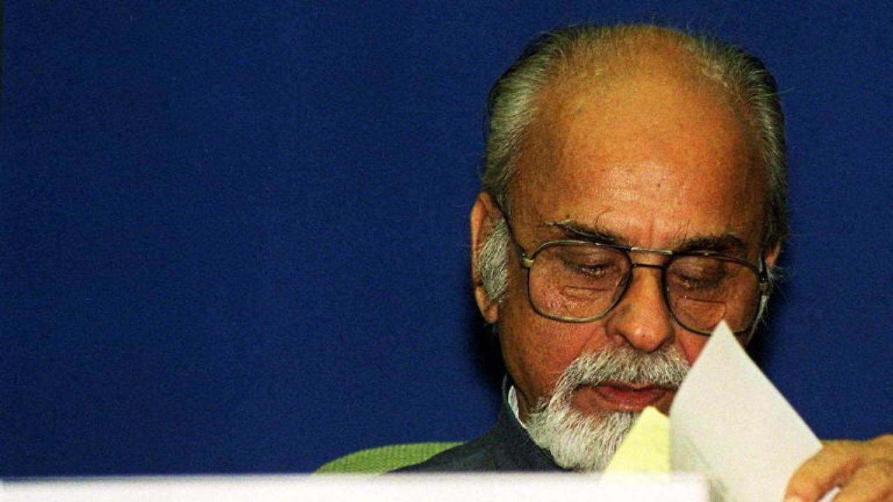Inder Kumar Gujral (21 April 1997 to 19 March 1998, 332 days): He was the second prime minister to govern exclusively from the Rajya Sabha. 