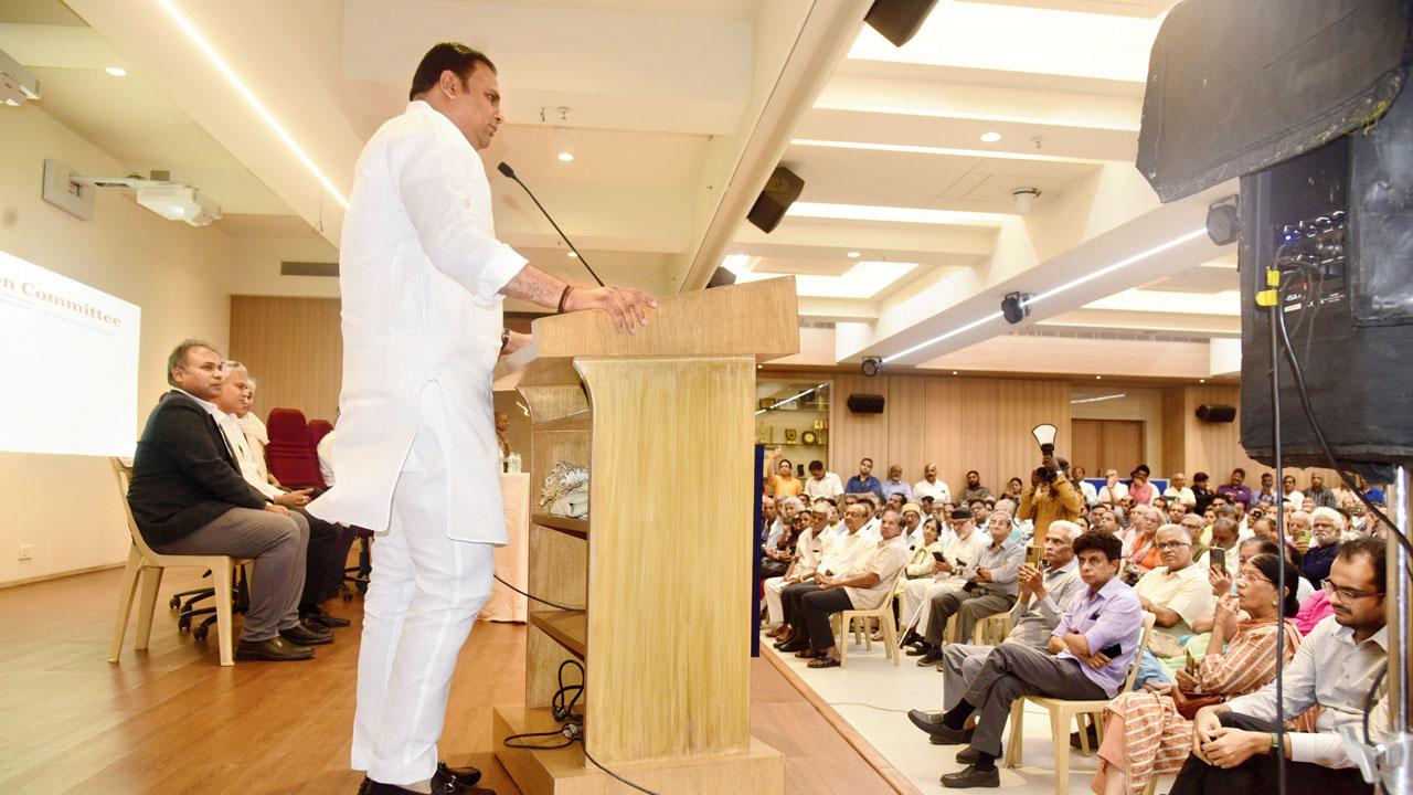 Assembly speaker Rahul Narwekar addressing those present