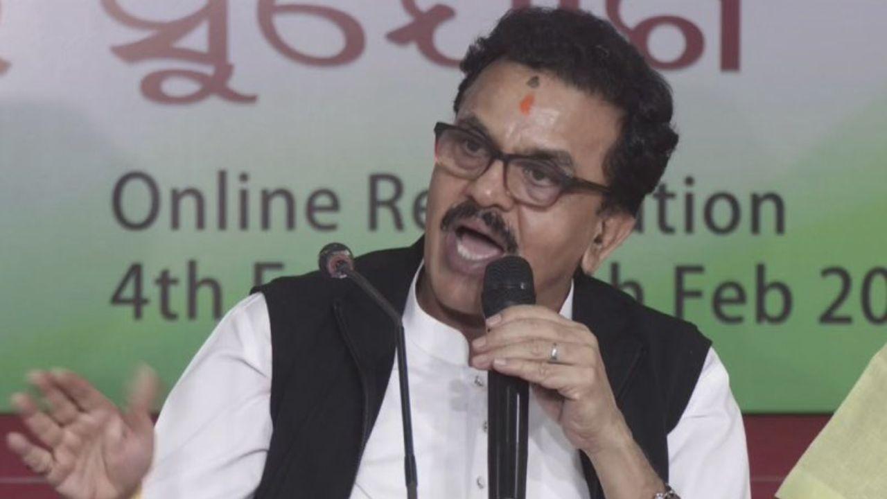 Sanjay Nirupam warns Congress of destructive imapct of alliance with Sena (UBT)