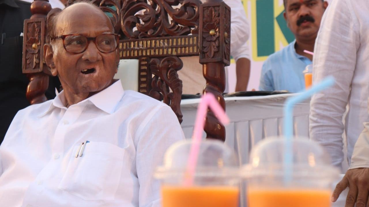 IN PHOTOS: Sharad Pawar, other leaders attend iftar in Mumbai