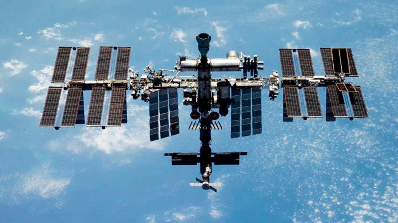 Air leak at space station no danger to crew: Russia