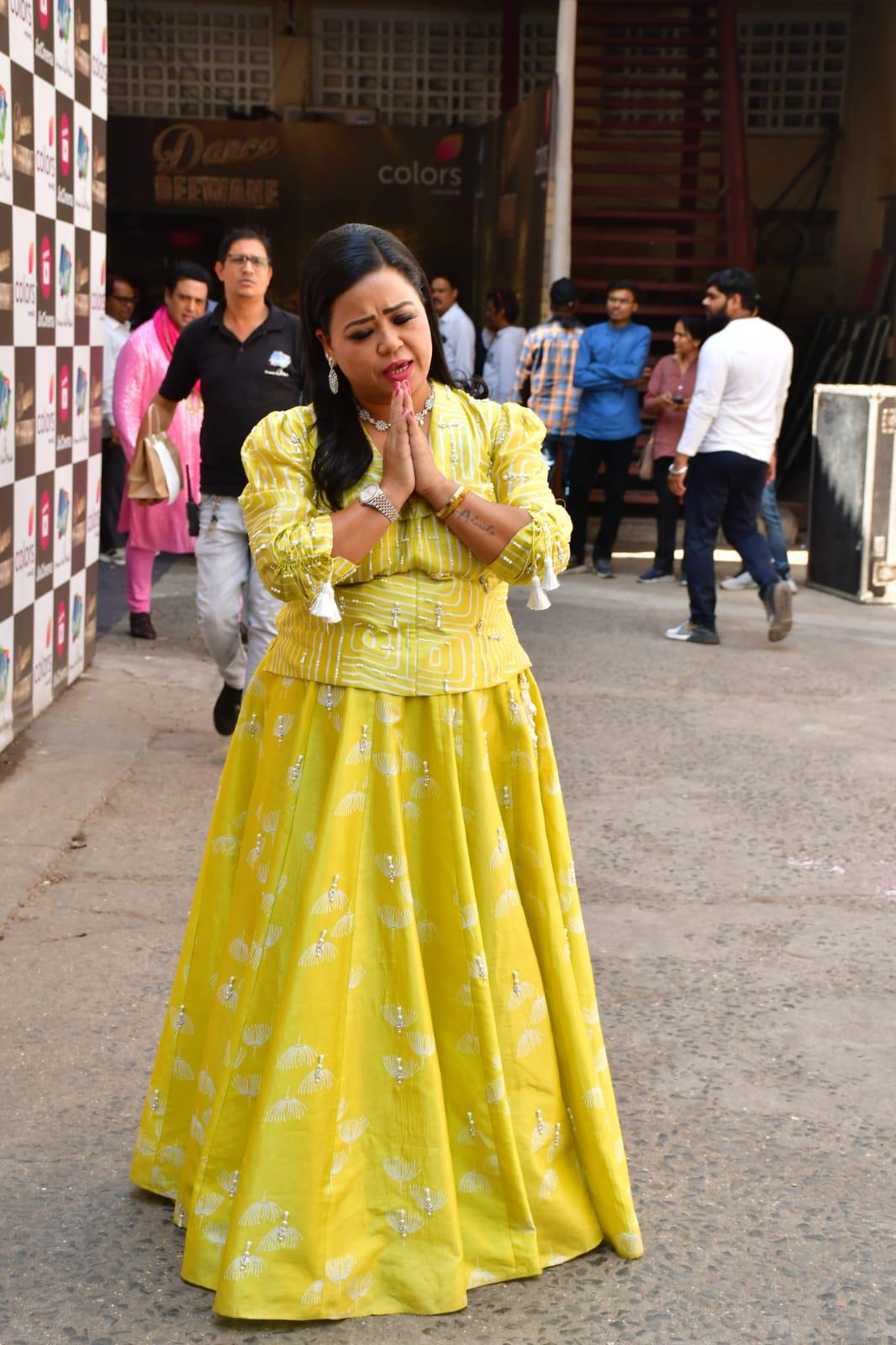 Bharti Singh got snapped outside the Dance Deewane set. The comedian looked stunning in a yellow kurta set