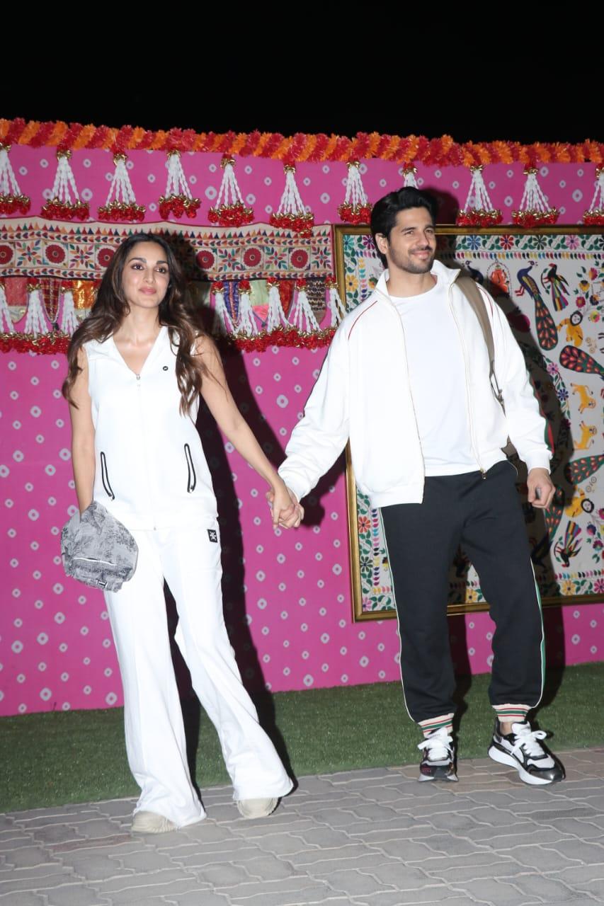 After attending the three-day-long celebration, Sidharth Malhotra and Kiara Advani jetted off to Mumbai