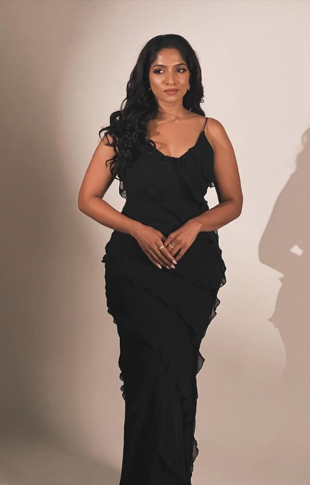 Jamie Lever, known for her comedic prowess, is set to make her Telugu debut with `Aa Okatti Adakku`