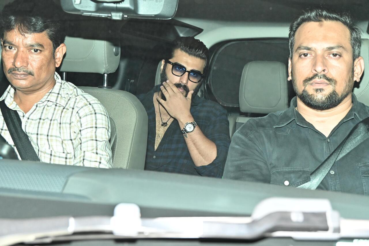Actor Arjun Kapoor, who will essay the antagonist in 'Singham Again' was seen in a flannel shirt. 