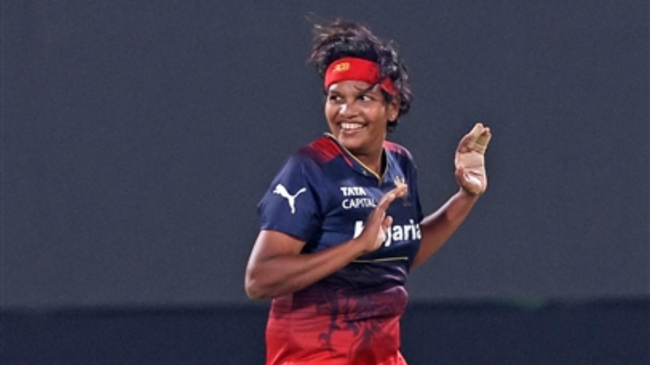 The woman who successfully defended the target against Mumbai Indians in the semi-finals of the WPL 2024 yet delivered a mighty performance in the finals. Sobhana Asha bagged two important wickets of Marizanne Kapp and Jess Jonassen. She conceded just 14 runs in three overs