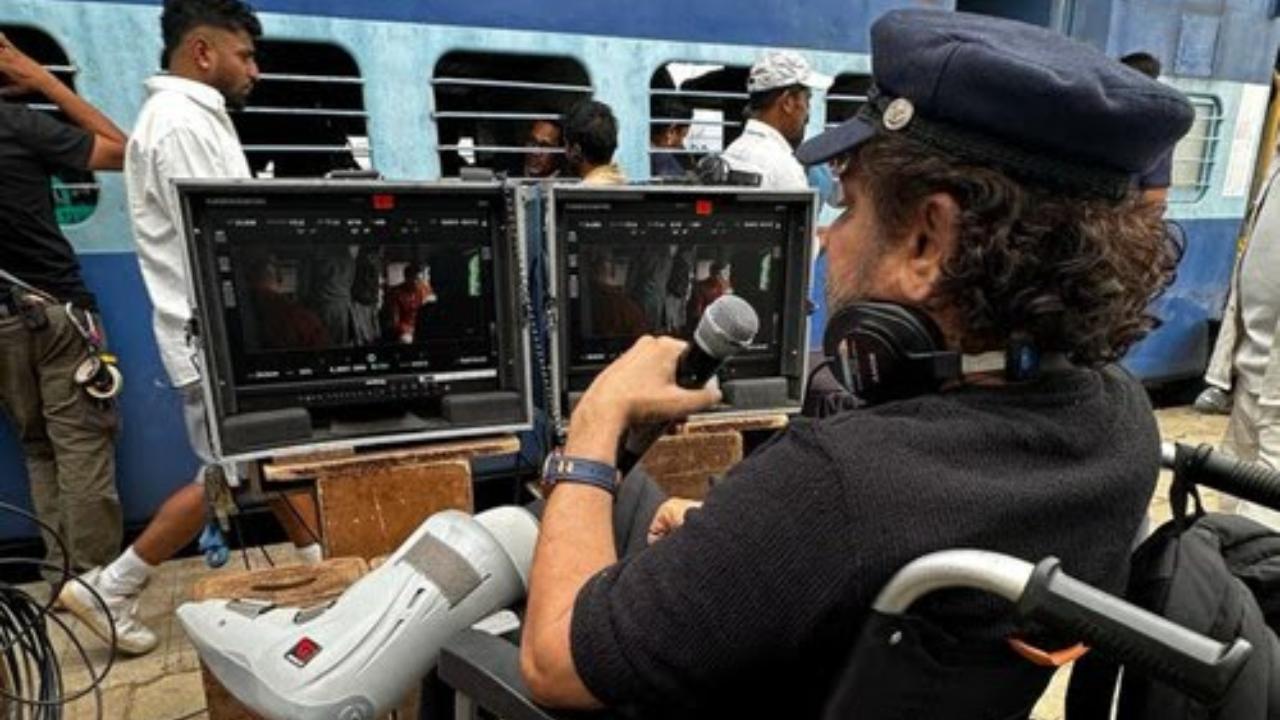 Anees Bazmee begins filming for 'Bhool Bhulaiyaa 3' on wheelchair