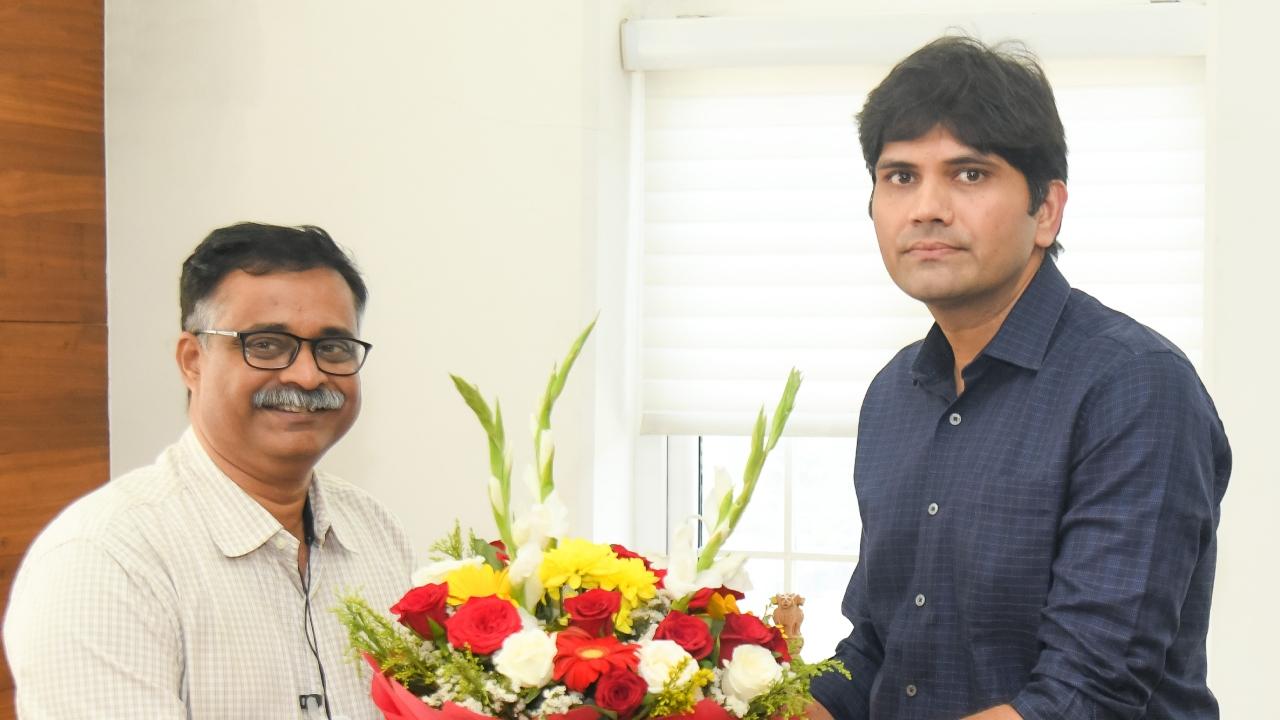 Both IAS officers, Abhjijeet Bangar and Amit Saini took charge as additional municipal commissioner at BMC on Wednesday