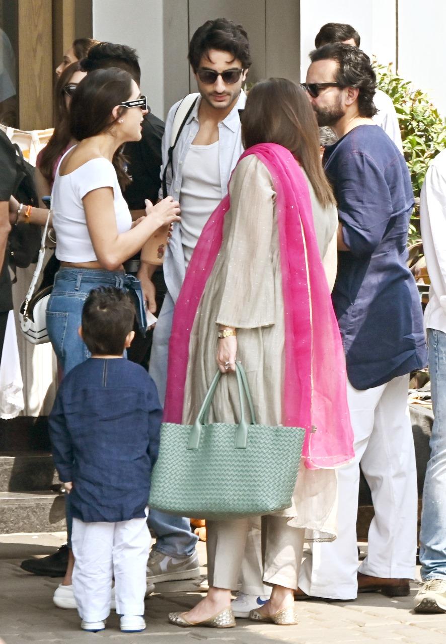 The paparazzi managed to capture Saif, Kareena, and all their children. Talk about star power!