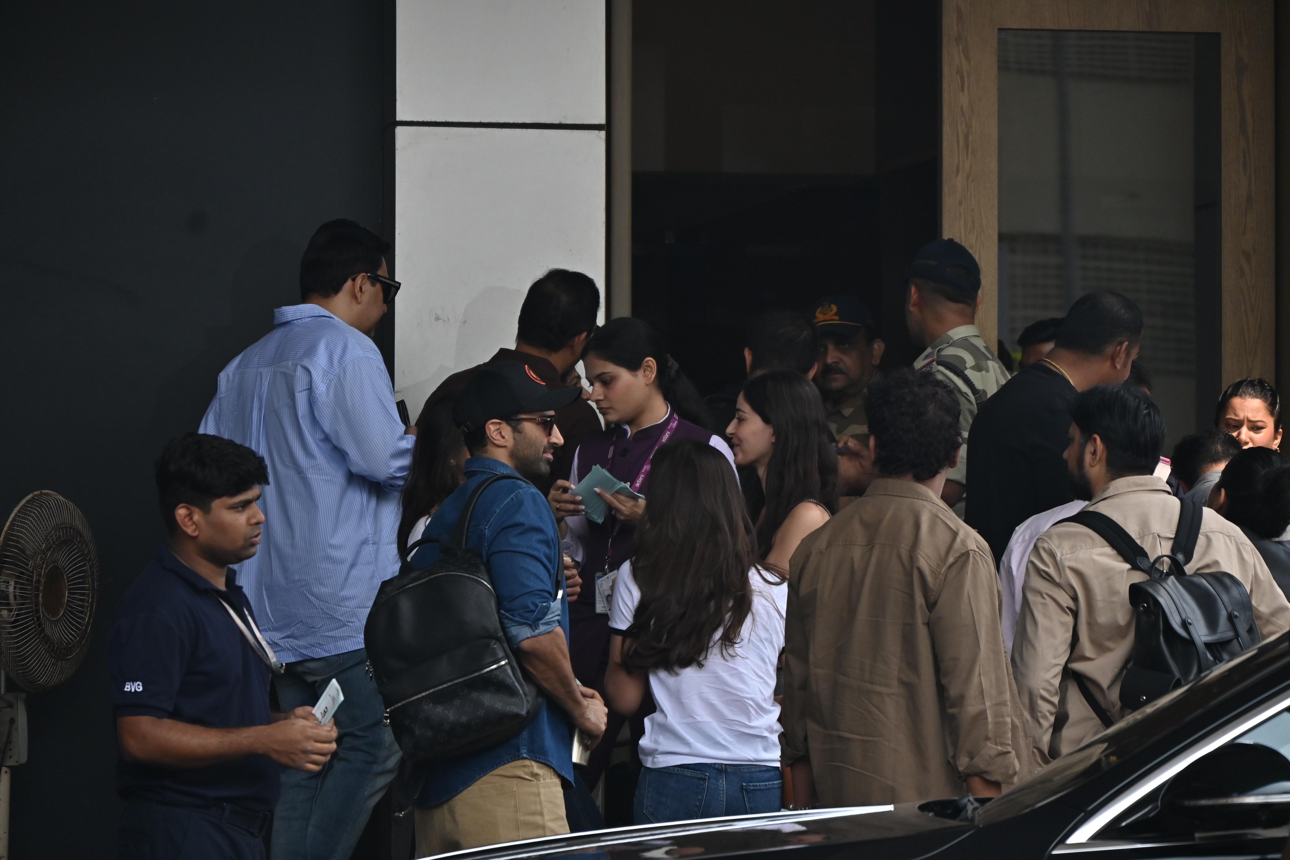 However, fans were in for a treat as they spotted alleged former lovers Aditya and Shraddha Kapoor captured together in a frame.