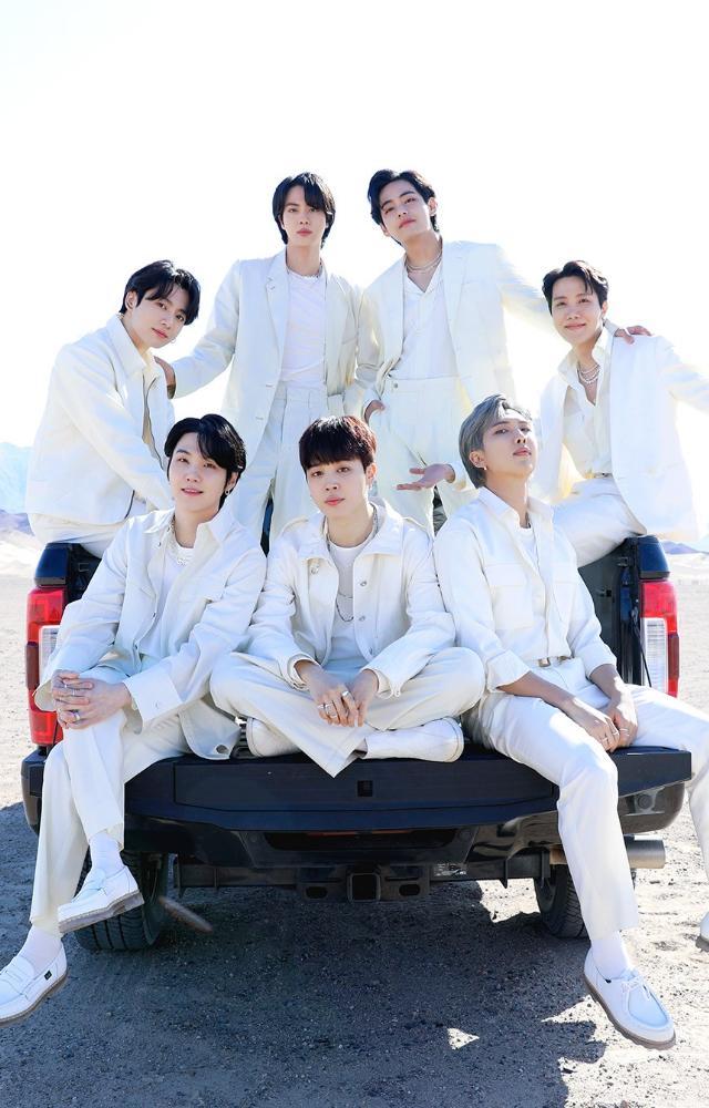 Holi 2024: BTS-inspired white outfits 