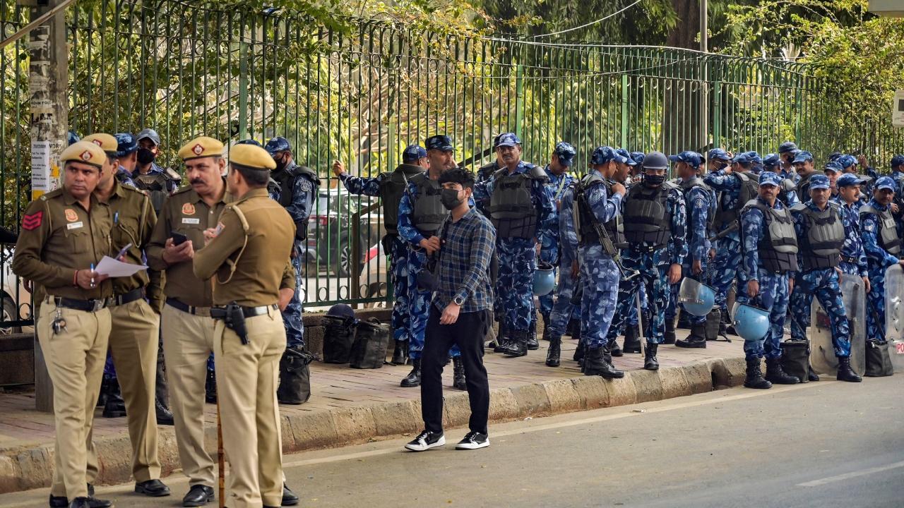 Lok Sabha elections: Delhi Police tightens security in border areas