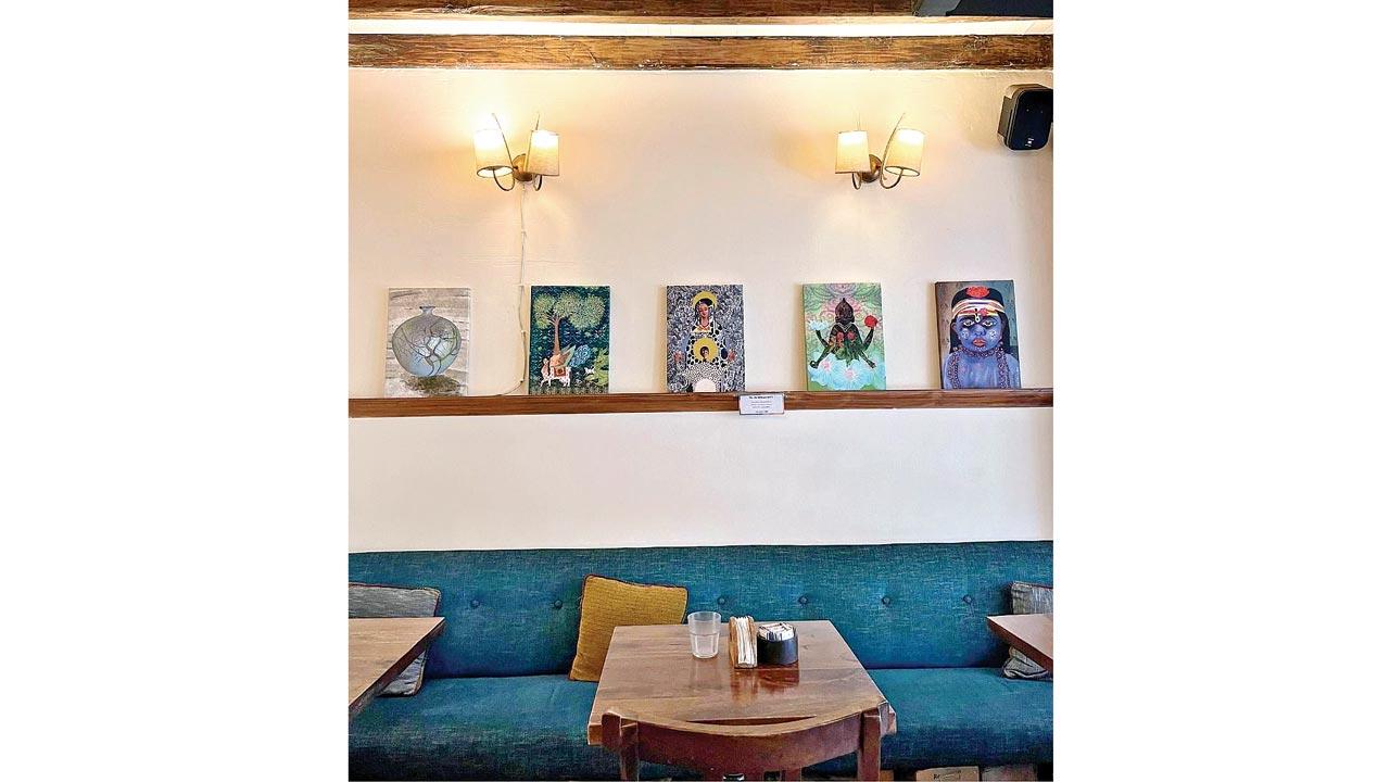 The artworks at the café 