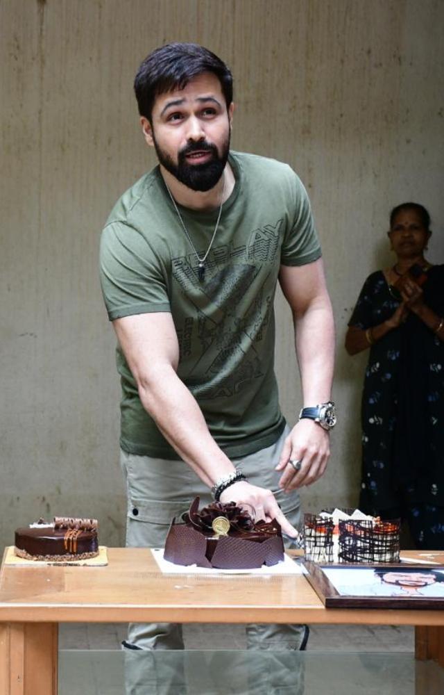 Emraan celebrates birthday with media