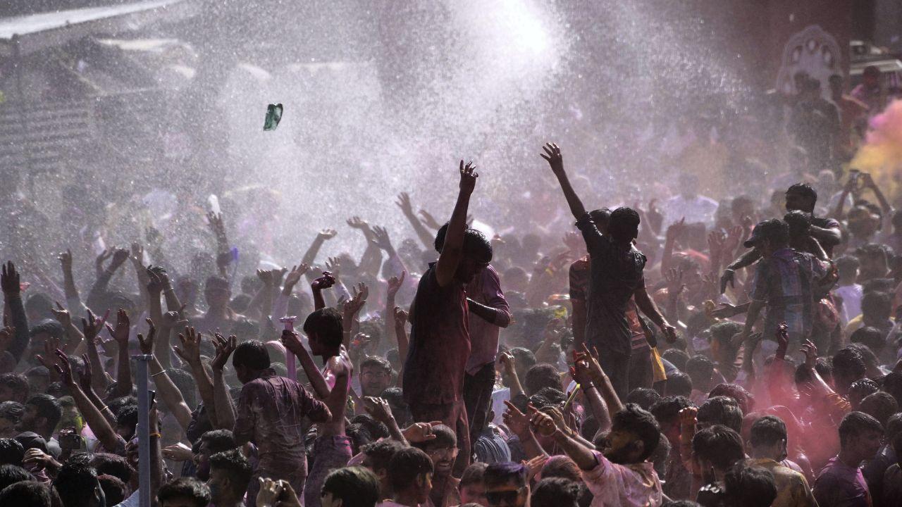 The festivities commenced with Holika Dahan, symbolising the victory of good over evil, where people gathered around bonfires across the country to perform rituals and offer prayers.