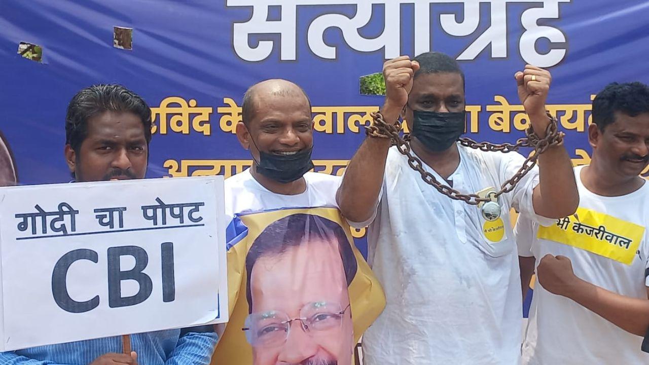The party workers had also turned up for the 'Satyagraha' with posters and placards critiquing the Modi government and its usage of federal agencies to struck opposition.