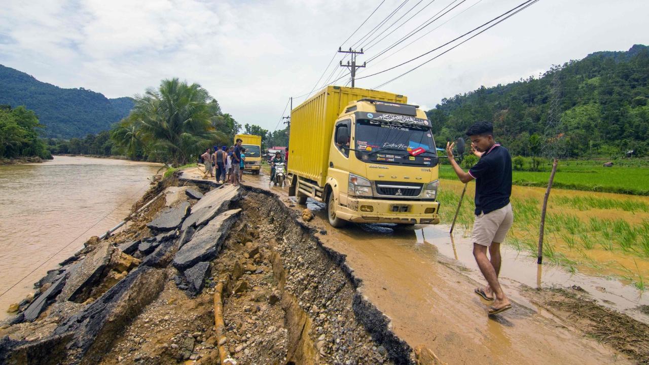 Agency spokesperson Abdul Muhari said rescuers recovered more bodies, mostly in the worst-hit villages in Pesisir Selatan and its neighbouring Padang Pariaman district, bringing the death toll rose to 26