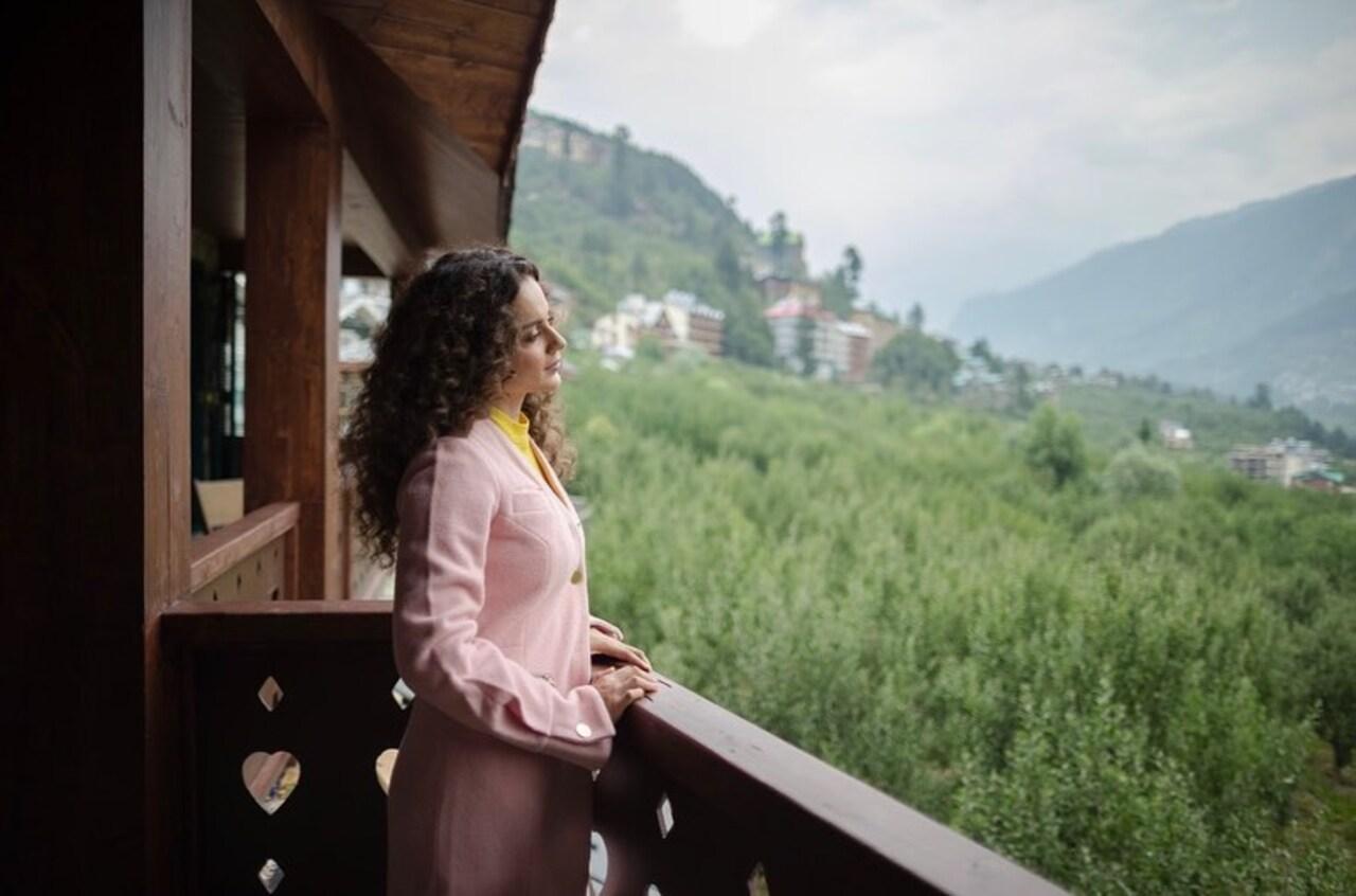 Kangana built another house in Manali, an extension of her existing one. It too comes with a marvellous view. 
