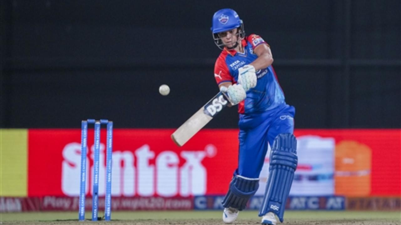 Marizanne Kapp on Tuesday was not able to contribute much with the bat but helped register important wickets of Mumbai Indians. With willow, Kapp managed to score just 11 runs. She removed crucial wickets of Yastika Bhatia and Mumbai captain Harmanpreet Kaur. Marizanne Kapp in her four-over spell conceded 37 runs and registered two wickets