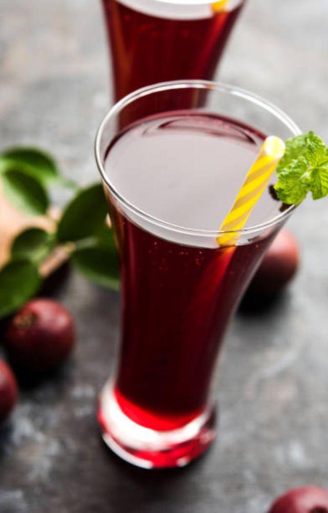 Consuming kokum-based drinks or foods helps to beat the heat and reduce body temperature during hot summer days
