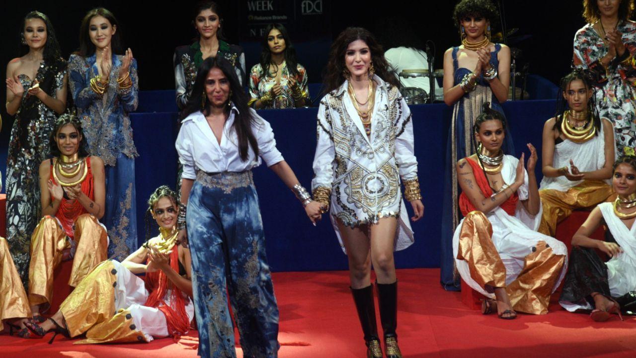 Anamika Khanna tells Mid-day.com why she chose Shanaya Kapoor as her showstopper