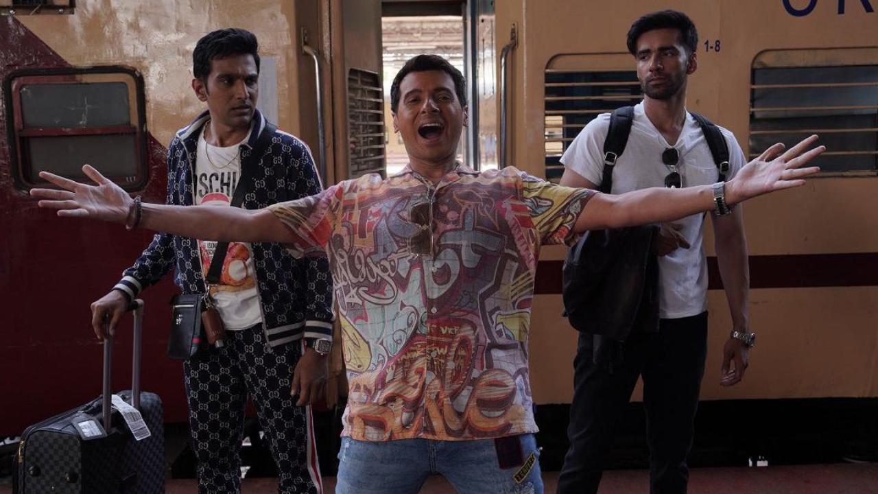 Mumbai Police turns scene from Kunal Kemmu's 'Madgaon Express' into a road safety lesson, watch
