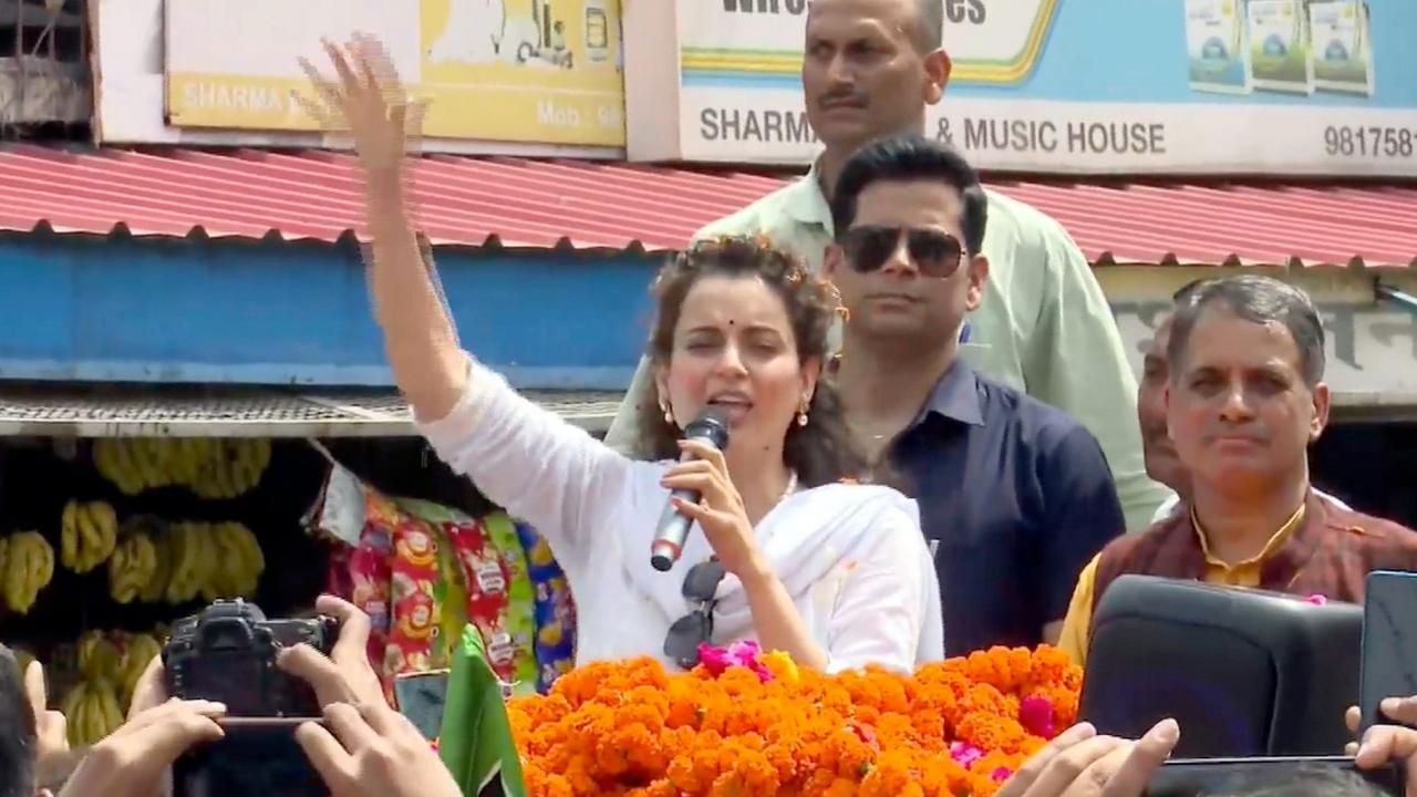 Although Kangana has joined the BJP, her grandfather was the MLA from Congress party from same constituency