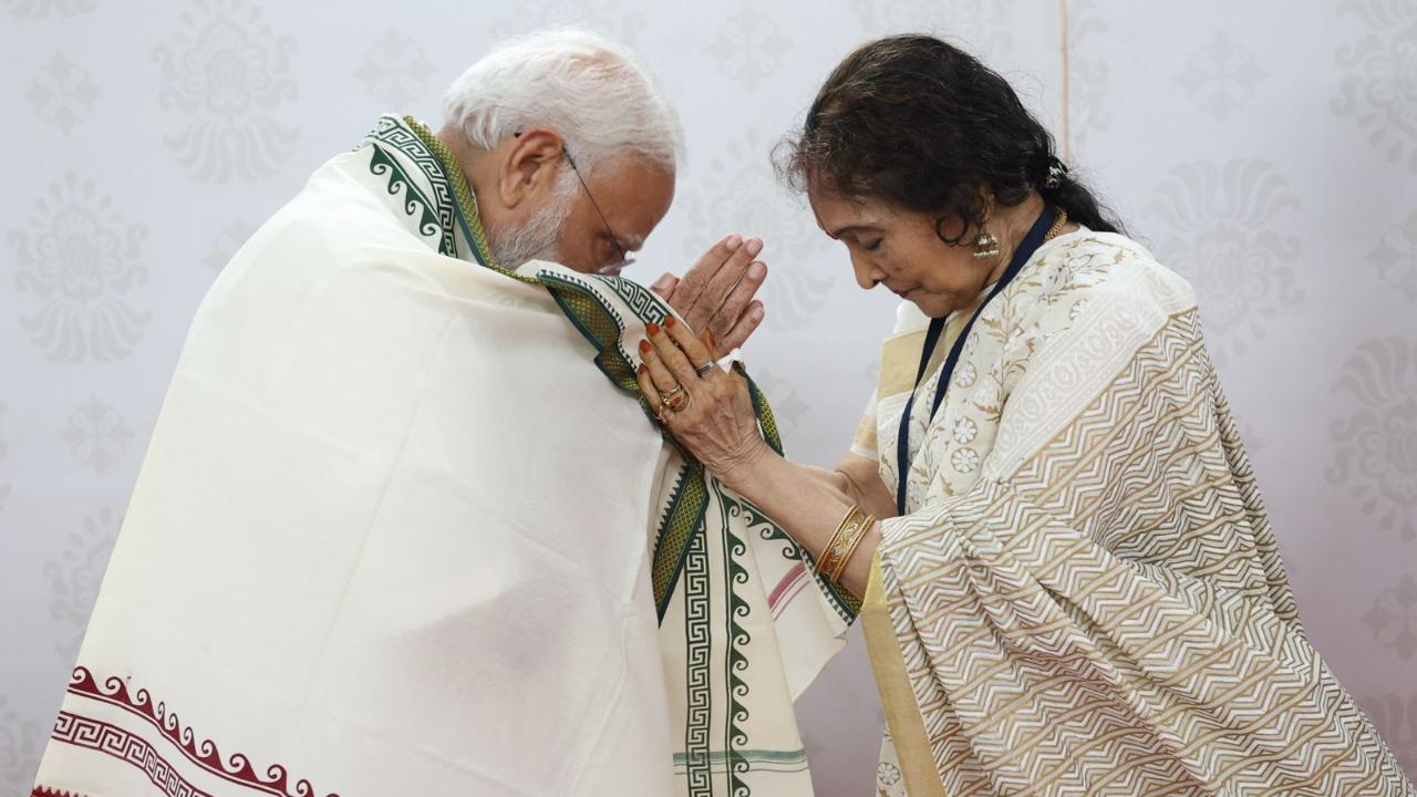 PM Modi meets Padma Vibhushan awardee Vyjayanthimala in Chennai - see pics
