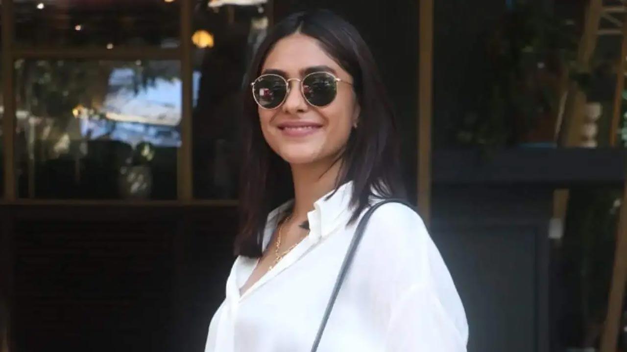 Mrunal wraps up 'Family Star', calls co-actor Vijay Deverakonda 'fun person'