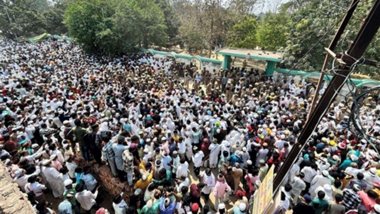 The local administration enforced stringent security measures both outside Ansari's residence and at the burial ground to ensure the smooth conduct of the funeral and manage the large crowd that gathered to pay their respects.