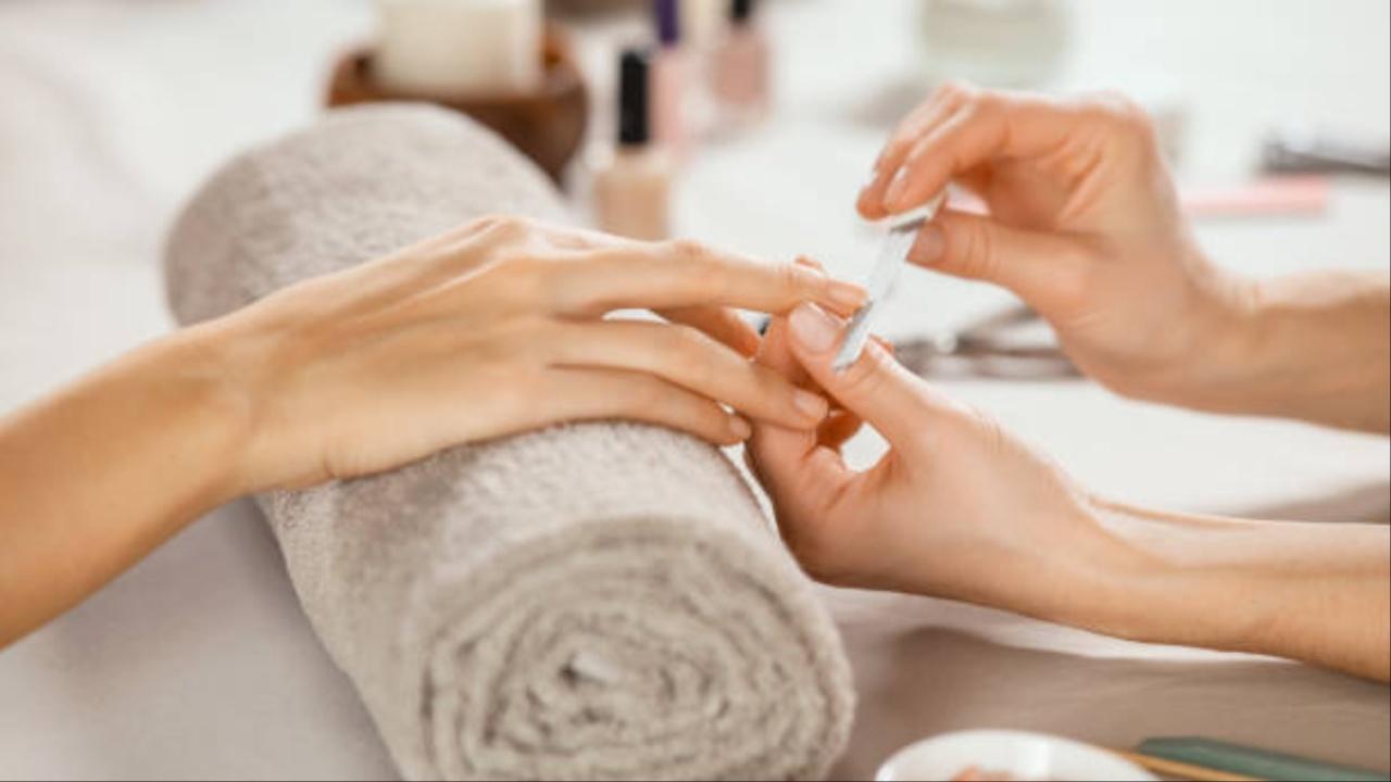 5 tips to keep your nails strong and healthy