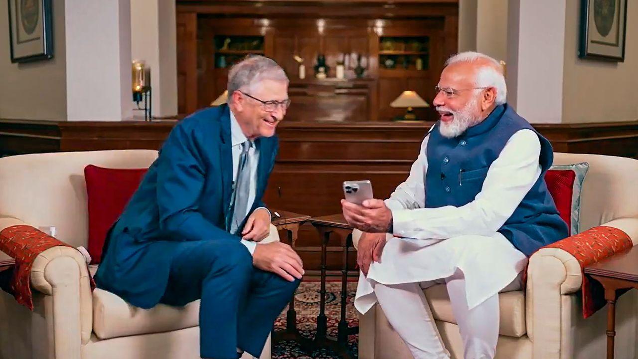 PM Modi sports recycled ethnic jacket during interaction with Bill Gates