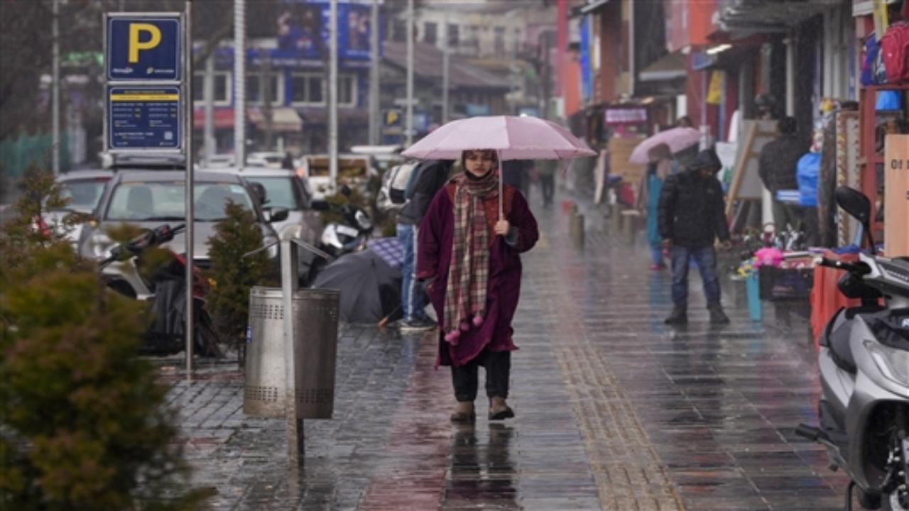 Several areas in the higher reaches of Jammu and Kashmir received fresh snowfall while the plains were lashed by rain on Saturday