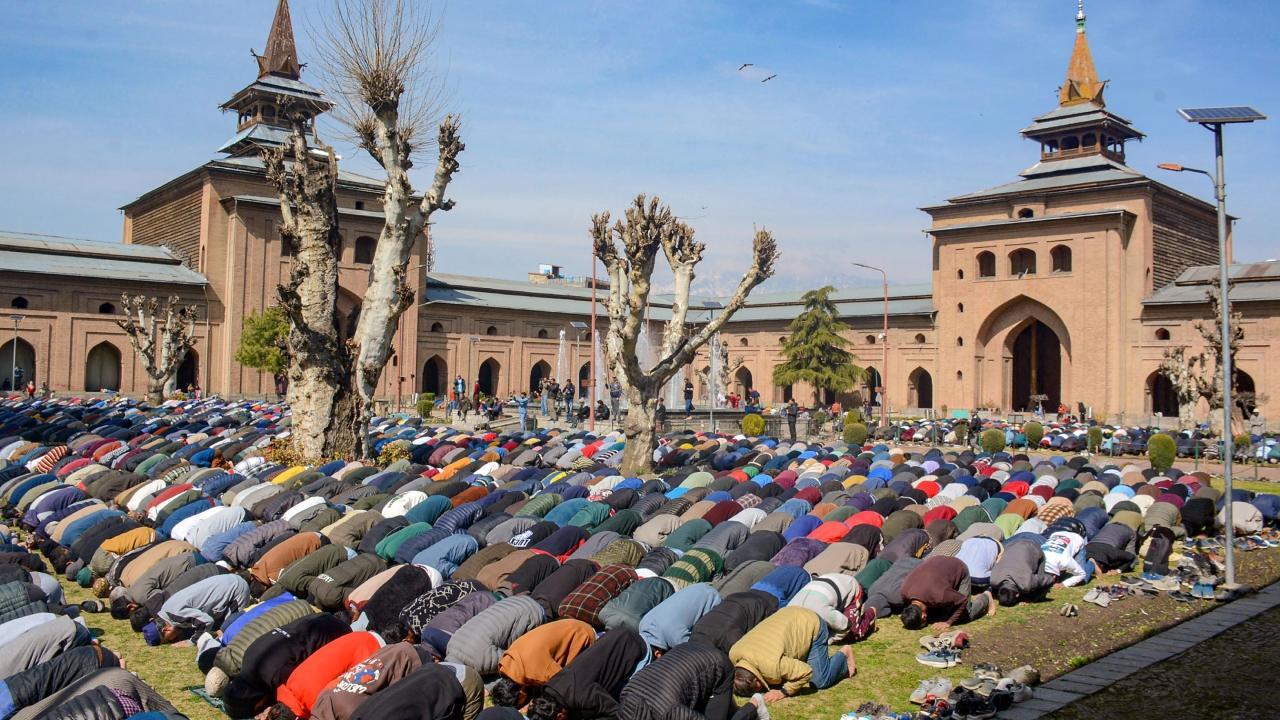 IN PHOTOS: Muslims offer prayers on first Friday of the Ramadan month