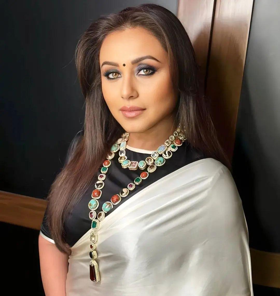 Rani Mukerji leaves no stone unturned to prove that she can slay any kind of look, from western to traditional