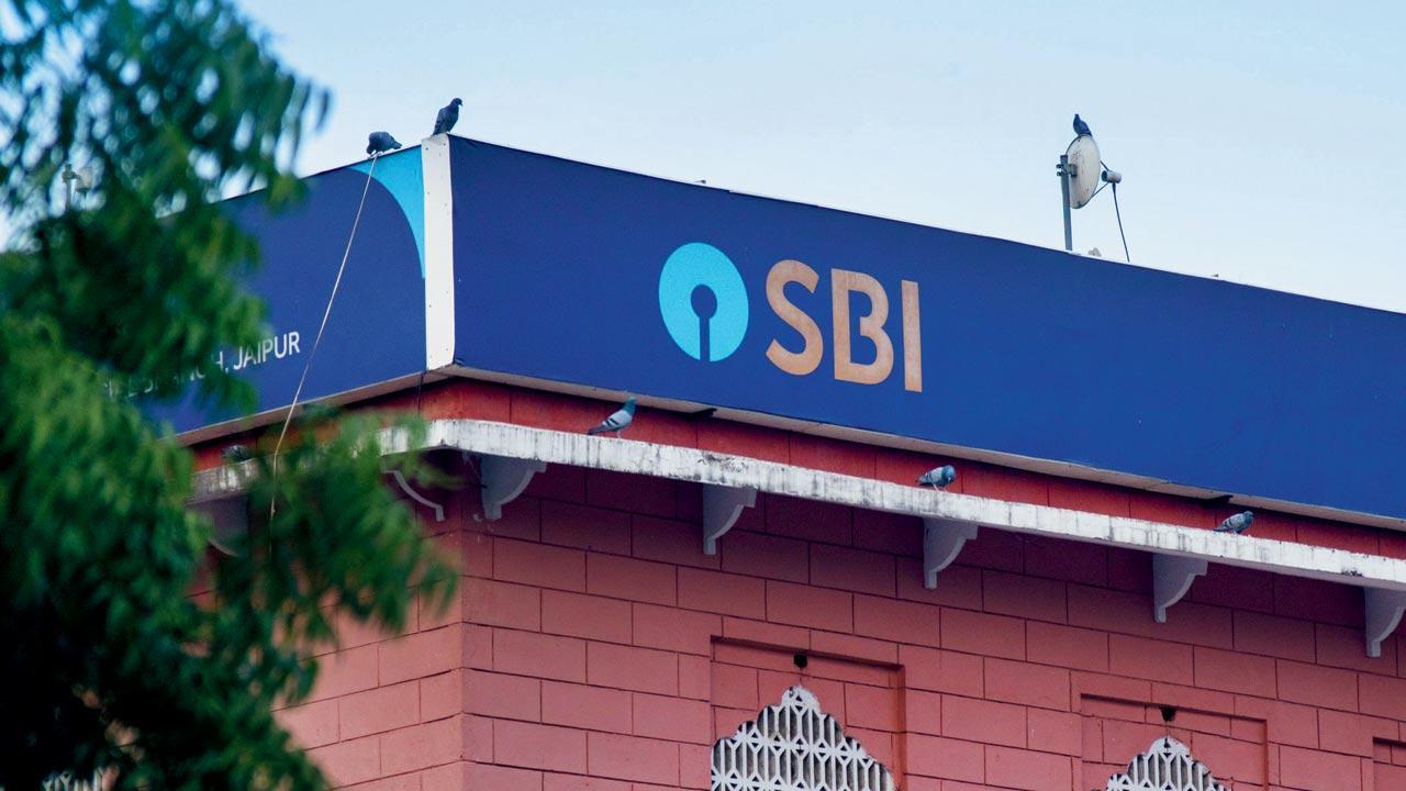 SBI faces Supreme Court wrath over hidden numbers, issued notice