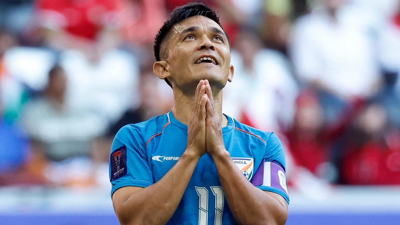 'From Sukhi sir, I learned a lot as to what not to do on pitch': Sunil Chhetri
