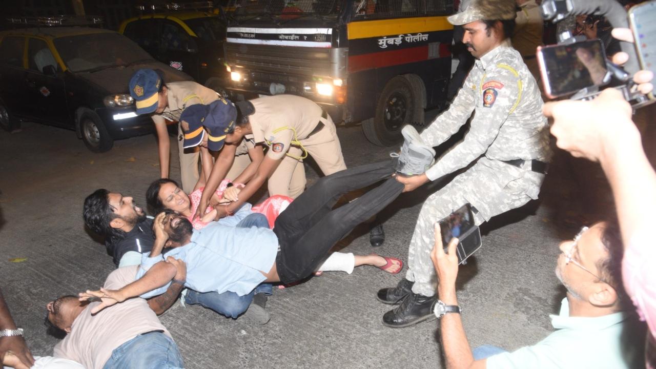 Several AAP workers and Arvind Kejriwal supporters were detained by the Mumbai Police on Thursday night