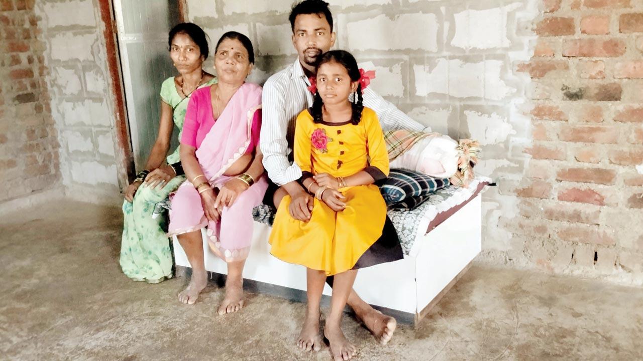 The 34-year-old with his  ten-year-old daughter Vaishnavi, his mother and wife Vaishali (far left). Pics/Ranjeet Jadhav