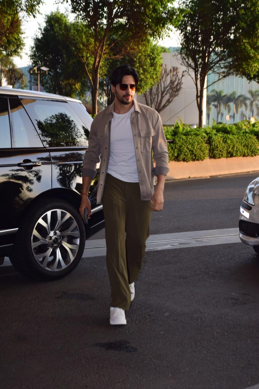 Sidharth Malhotra was snapped in the city. The Yodhaa actor looked incredibly handsome as he went out and about 