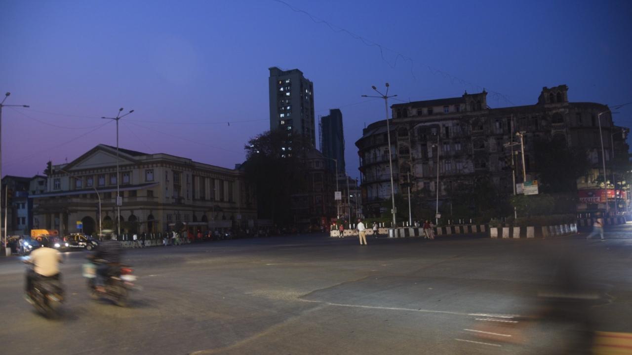 IN PHOTOS: Parts of south Mumbai goes dark 2nd day in a row due to power failure