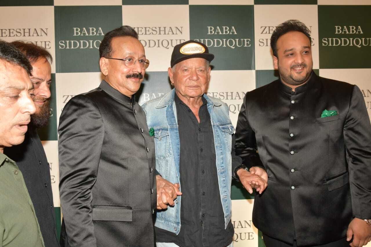 Salim Khan poses with the hosts